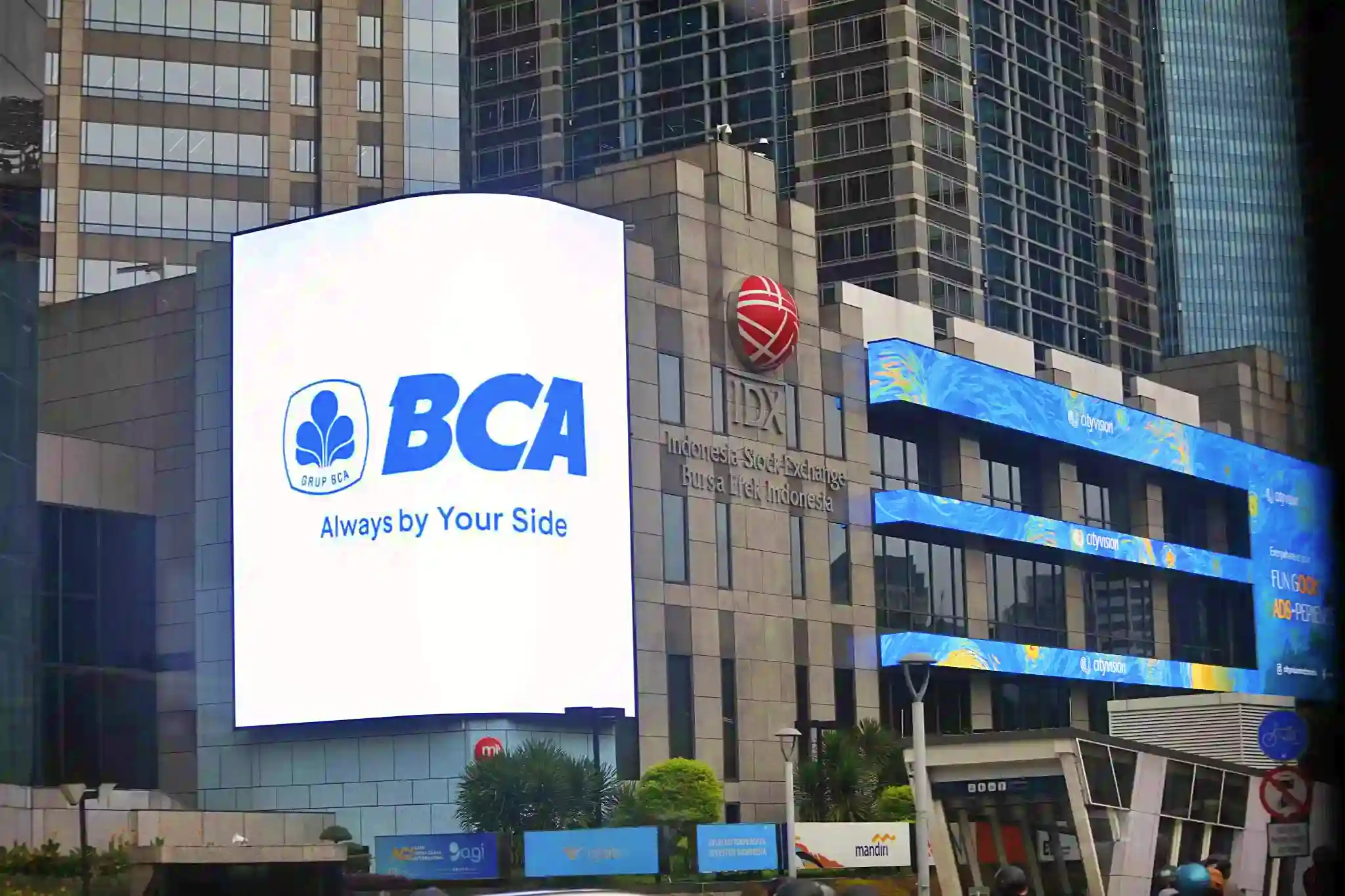 Saham BCA (BBCA) Anjlok 37% Sepanjang 2026, Analis Sebut Masih Ada Potensi Koreksi Lagi