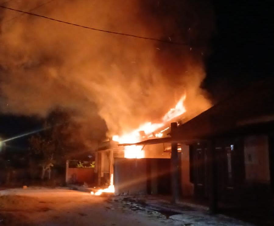Rumah di Perumahan Mandiri Residence Sampit Ludes Terbakar, Api Dipadamkan dalam 30 Menit