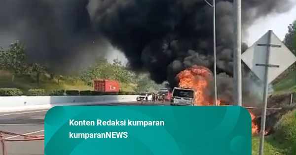 Senggolan Truk di Tol Cipali KM 80 Picu Kebakaran, Solar 11 Ribu Liter Hangus Terbakar