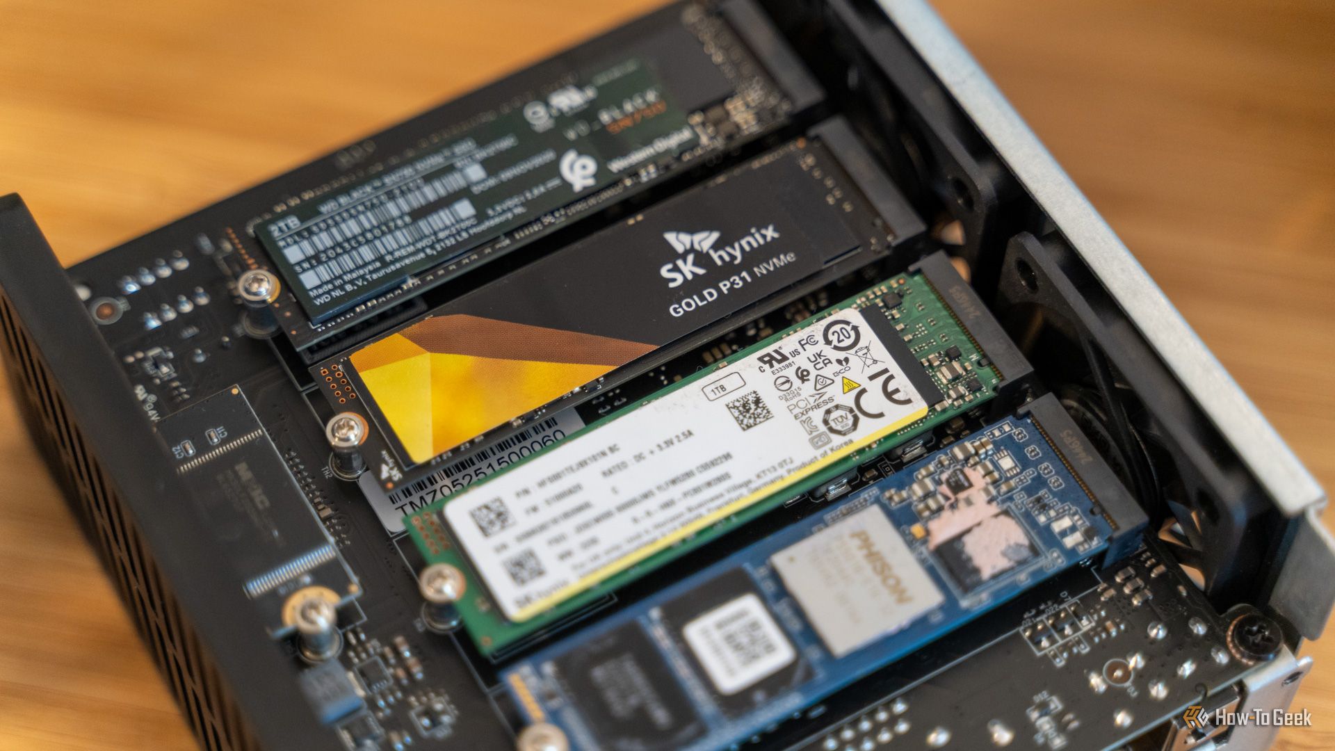Beralih dari NAS 12-Bay ke SSD Mini, Seorang Penggemar Teknologi Tak Mau Kembali ke Penyimpanan Konvensional