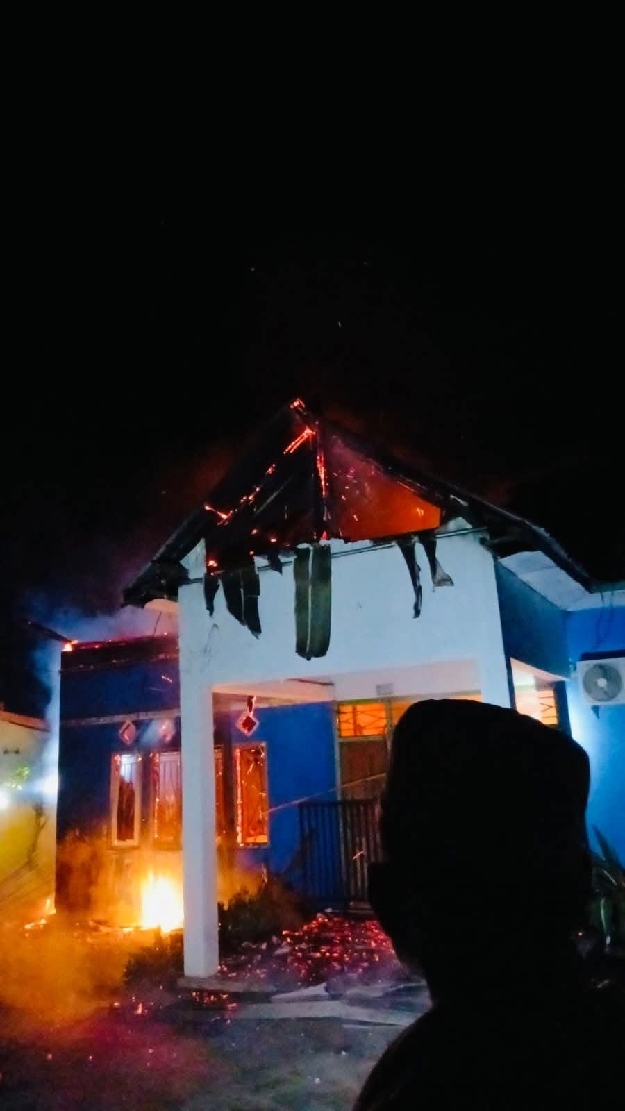 Kantor Desa Sampungu di Bima Ludes Terbakar Jelang Subuh, Kerugian Capai Rp 400 Juta