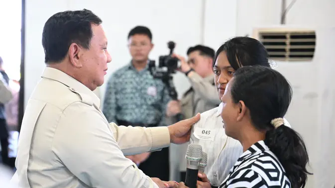 Orang Tua Siswi Sekolah Rakyat di Bali Menangis Saat Prabowo Berkunjung, Cerita Perjuangan Anak Putus Sekolah