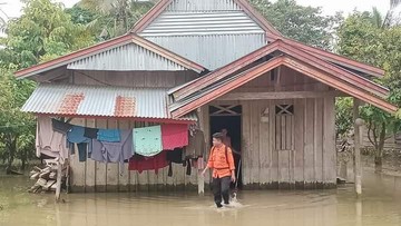 Banjir dan Longsor Terjang Sinjai Sulsel, 21 Rumah Rusak dan Akses Jalan Terputus