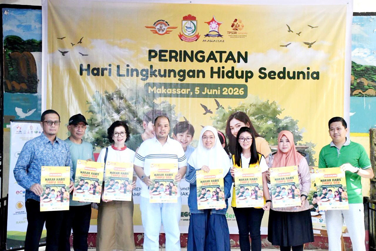Pelindo Regional 4 Makassar Tanam 50 Pohon dan Hibah Mesin Pencacah Sampah di Sekitar Pelabuhan