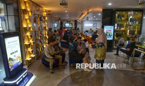 Harga Emas Antam, UBS, dan Galeri24 di Pegadaian Serentak Turun, Cek Rinciannya Hari Ini