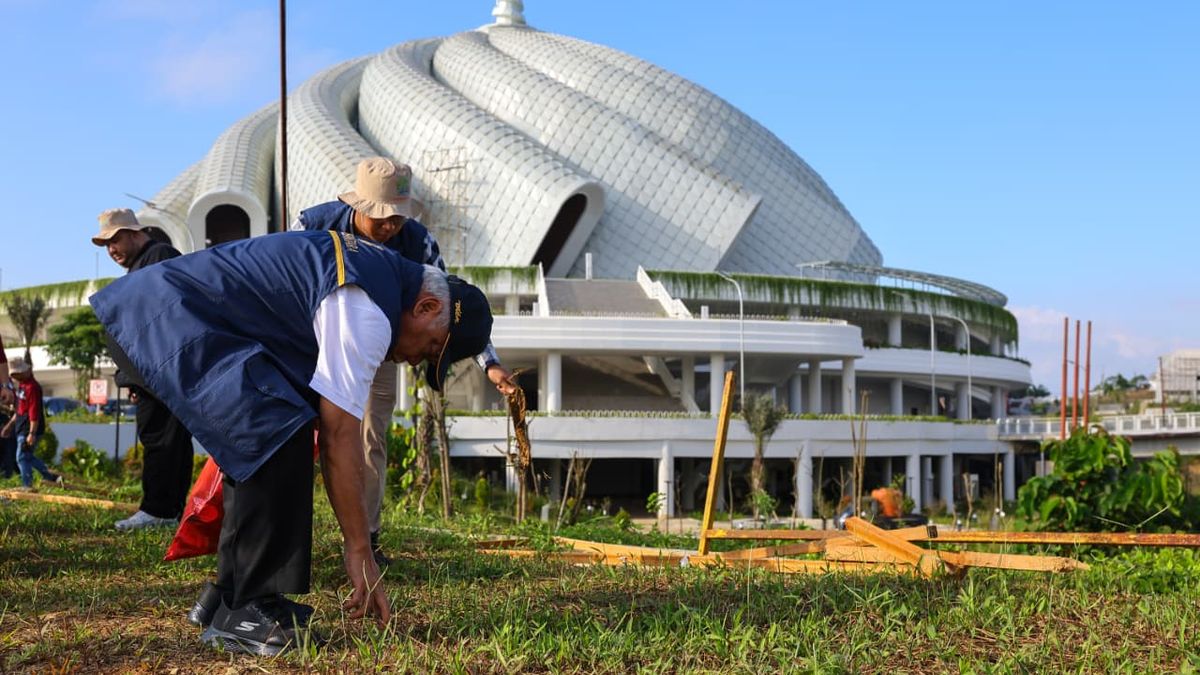 Kepala Otorita IKN Basuki Sebut 330 Kg Sampah di Masjid Negara Bukti Lingkungan Terjaga