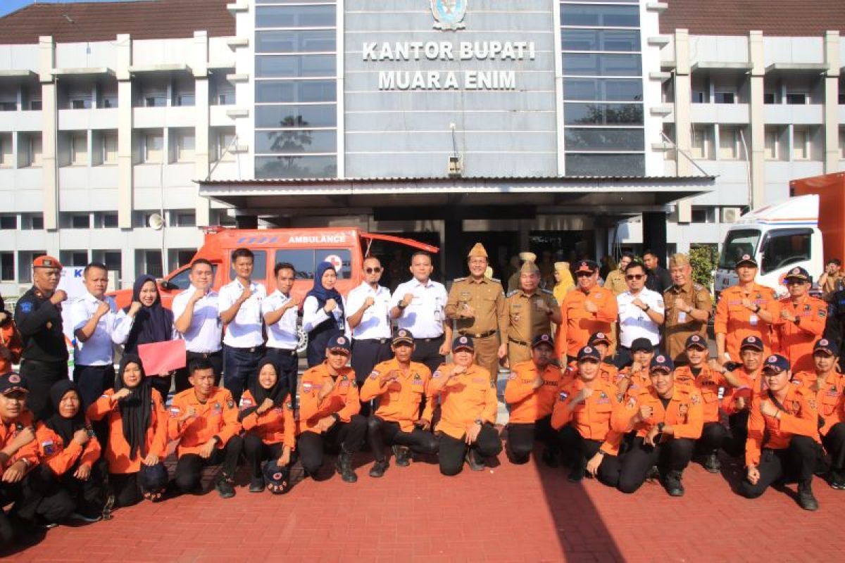KAI Divre III Palembang Serahkan Ambulans dan Mobil Toilet Rp1,7 M ke Muara Enim, Ini Fungsinya Saat Bencana