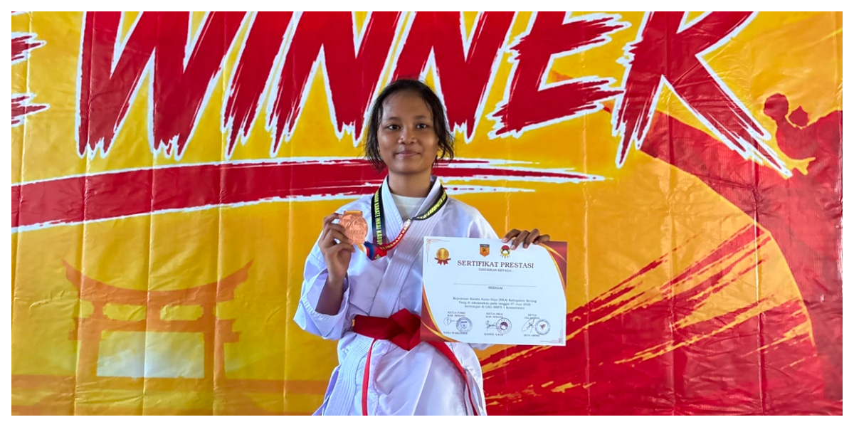 Siswi SMP Bosowa Al Azhar Cilegon Raih Juara III Kumite 45 Kg di Kejuaraan INKAI Serang 2026
