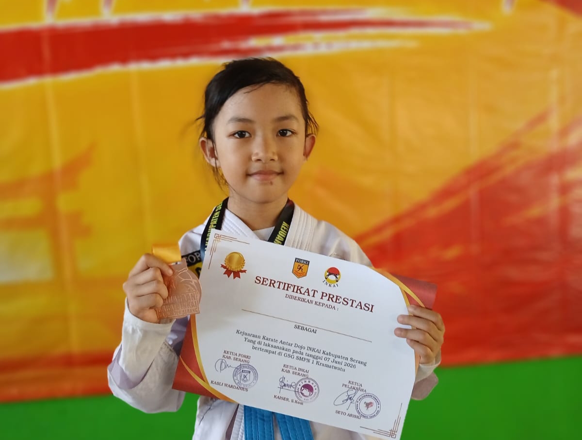 Siswi SD Bosowa Al Azhar Cilegon Sabet Juara III Kejuaraan Karate INKAI Kabupaten Serang