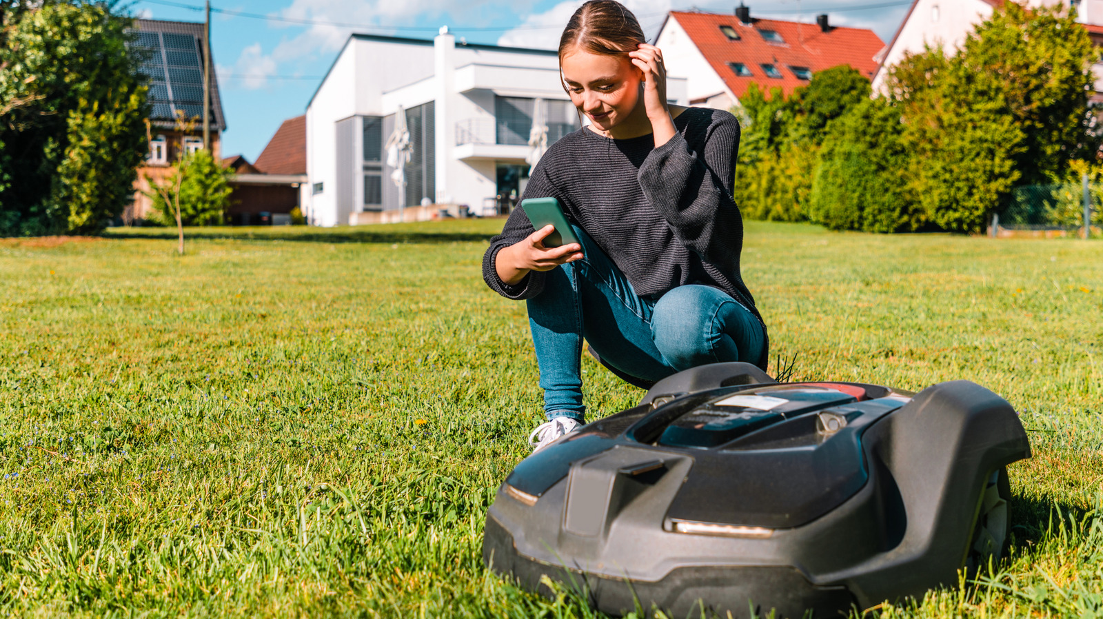 Robot Pemotong Rumput Otomatis Sering Gagal di Halaman Miring dan Pola Potong Tak Merata