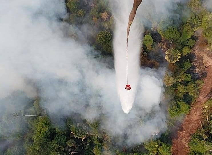 BPBD Sumsel Siagakan Empat Helikopter Water Bombing untuk Padamkan Karhutla, Satu Unit Tiba Tambahan dari BNPB