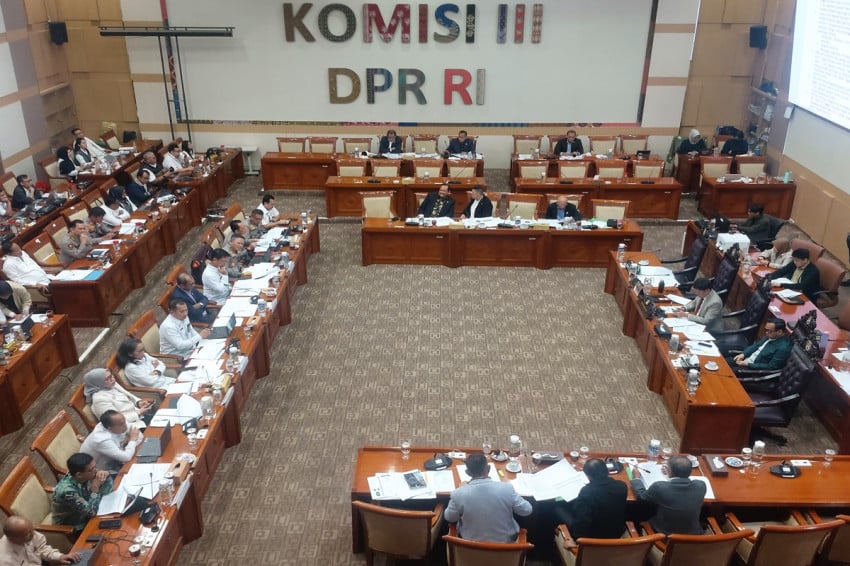 Panja RUU Polri Sepakati Usia Pensiun Jenderal Bintang Empat Bisa 61 Tahun, Tamtama-Bintara 59 Tahun
