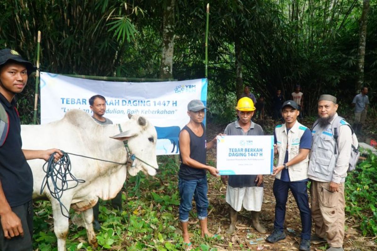 PLN Tebar 160 Paket Daging Kurban ke Pedalaman Meratus, Warga Baru Rasakan Sembelih Kurban Pertama dalam 33 Tahun