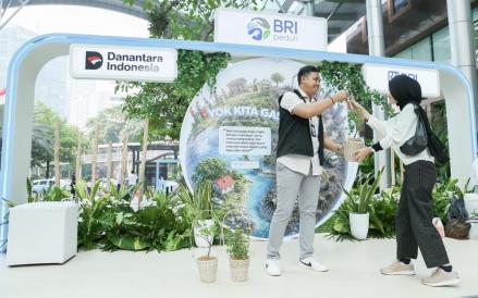 Setor Botol Plastik ke Mesin Ini, BRI Beri Insentif Rp2.000 per Botol
