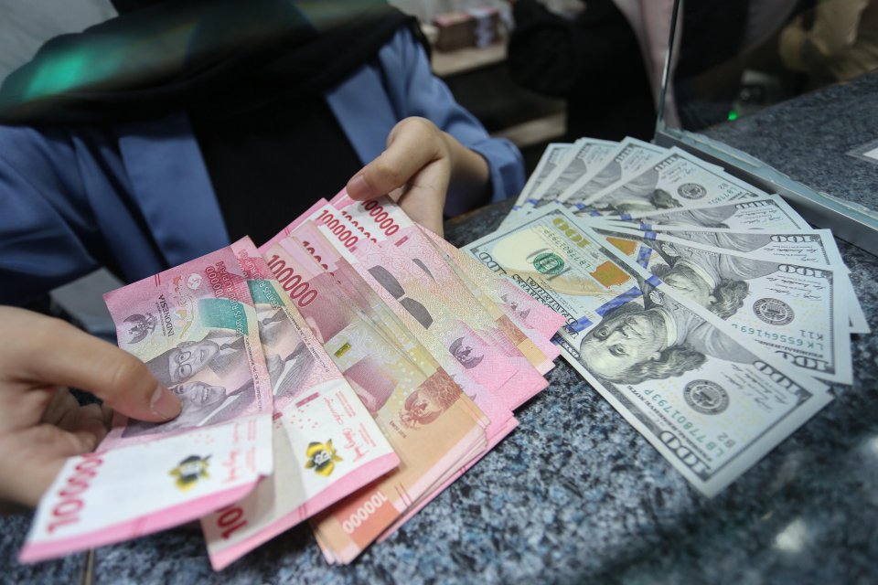 Rupiah Tembus Rp 18.100 per Dolar AS, Capital Outflow Makin Dalam