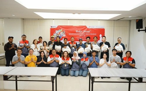 Waisak 2570 BE, Pertamina Patra Niaga Salurkan 200 Paket Sembako ke Vihara Dhammadipa Surabaya