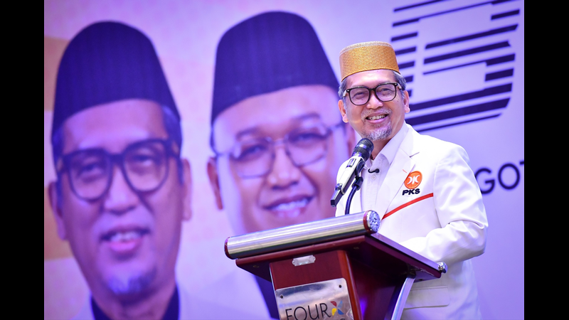 Presiden PKS Almuzammil Yusuf Tutup Bimtek Legislator Se-Sulsel di Makassar, Tekankan Perjuangan dan Strategi Pemenangan Pemilu