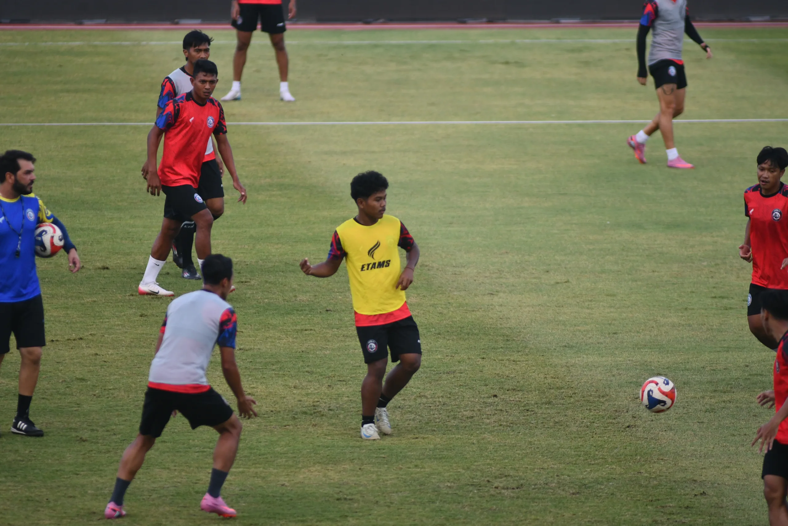 Arema FC Lepas Dua Talenta Muda, Aswin dan Agusti Ardiansyah, sebagai Bagian Perombakan Skuad Musim Depan