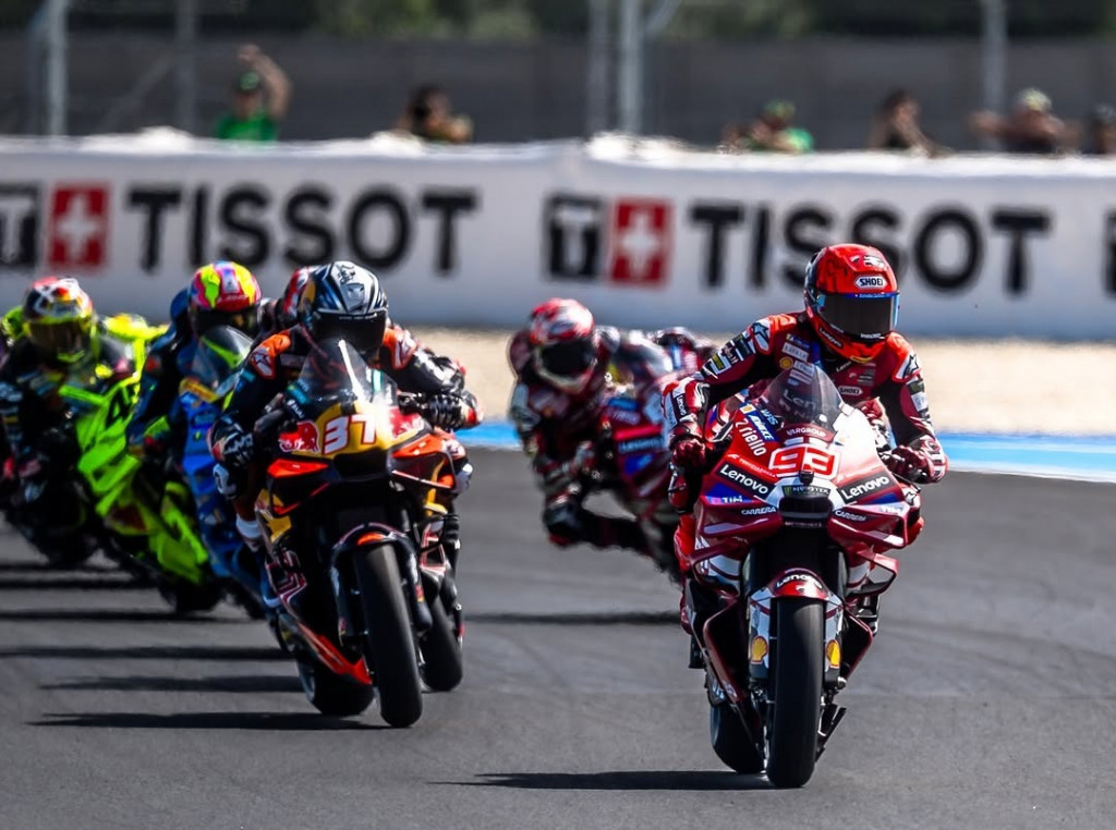Marc Marquez Kunci Kemenangan ke-100 MotoGP di Hungaria 2026, Acosta Hanya Jadi Runner-up