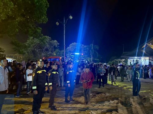 Polres Lampung Tengah Kawal Kepulangan 439 Jamaah Haji Kloter 8, Rombongan 11 Bus Tiba di Gedung Sesat Agung