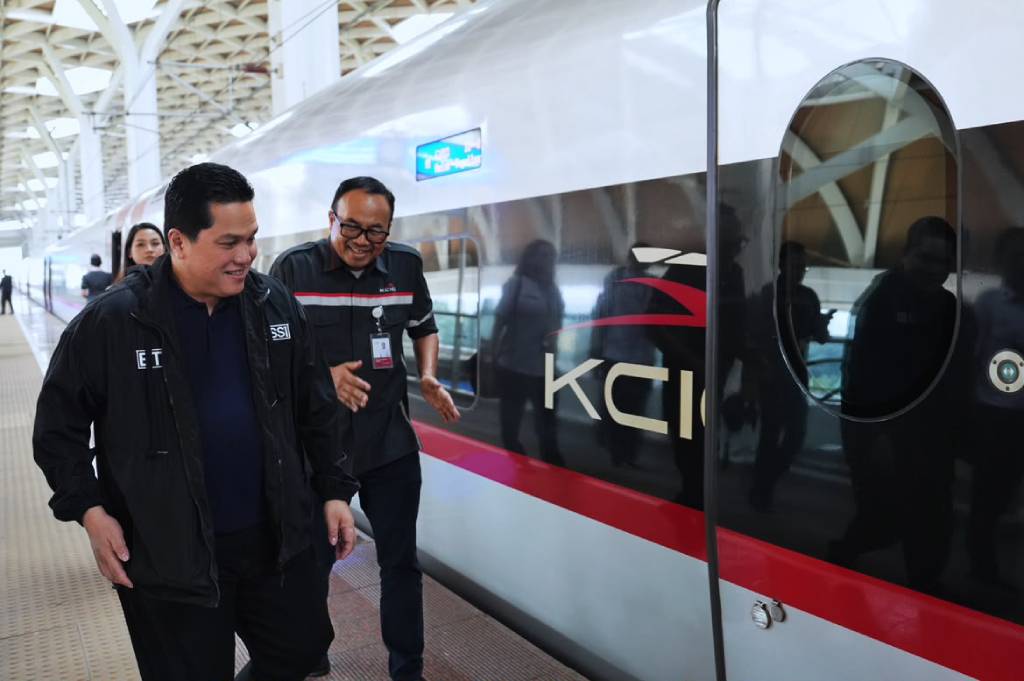Erick Thohir Naik Whoosh ke Bandung, Beri Suntikan Mental ke Timnas Putri Indonesia Jelang Lawan Kamboja