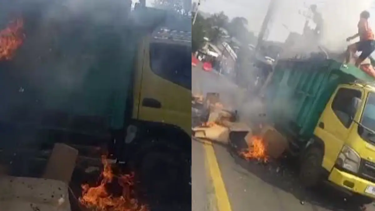 Truk Muatan Hanger Terbakar di Tanjakan Pamuruyan Cibadak, Api Muncul Mendadak dari Atas Dus
