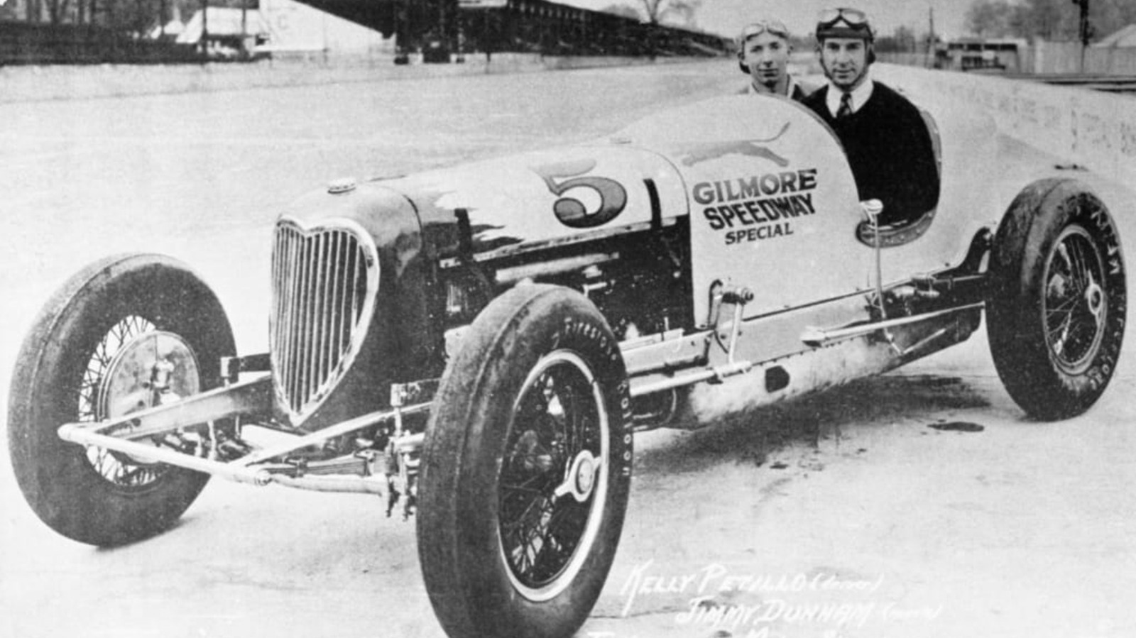 Mesin Empat Silinder yang 27 Kali Juara Indy 500 antara 1935 dan 1976, Berawal dari Motor Laut