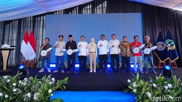Menteri Imipas Agus Andrianto Resmikan 24 Unit Bedah Rumah di Sukabumi, Target 100 Unit Tahun Ini