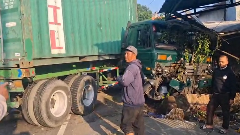 Dua Pengendara Motor Tewas dalam Kecelakaan Beruntun di Sidoarjo, Truk Kontainer Terlibat