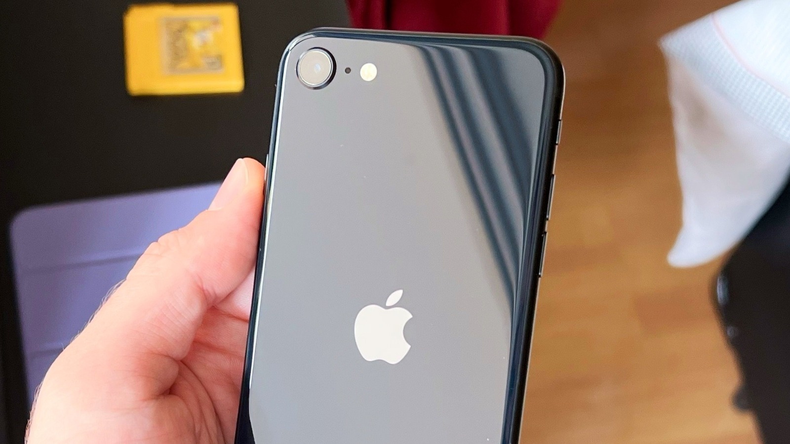 Apple Hentikan Produksi iPhone SE 3, Pakar Tak Rekomendasikan Pembelian di 2026