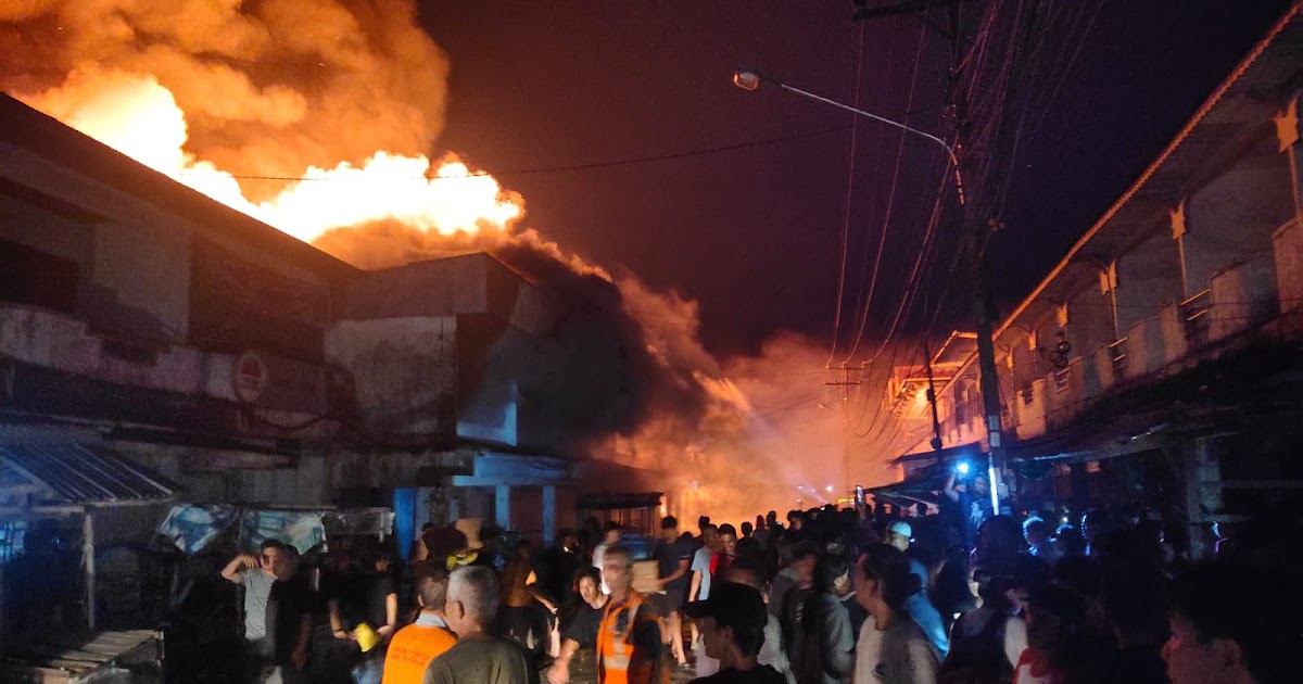 Kebakaran Hanguskan 18 Ruko di Pasar Sungai Pinyuh, Kerugian Capai Rp 2 Miliar