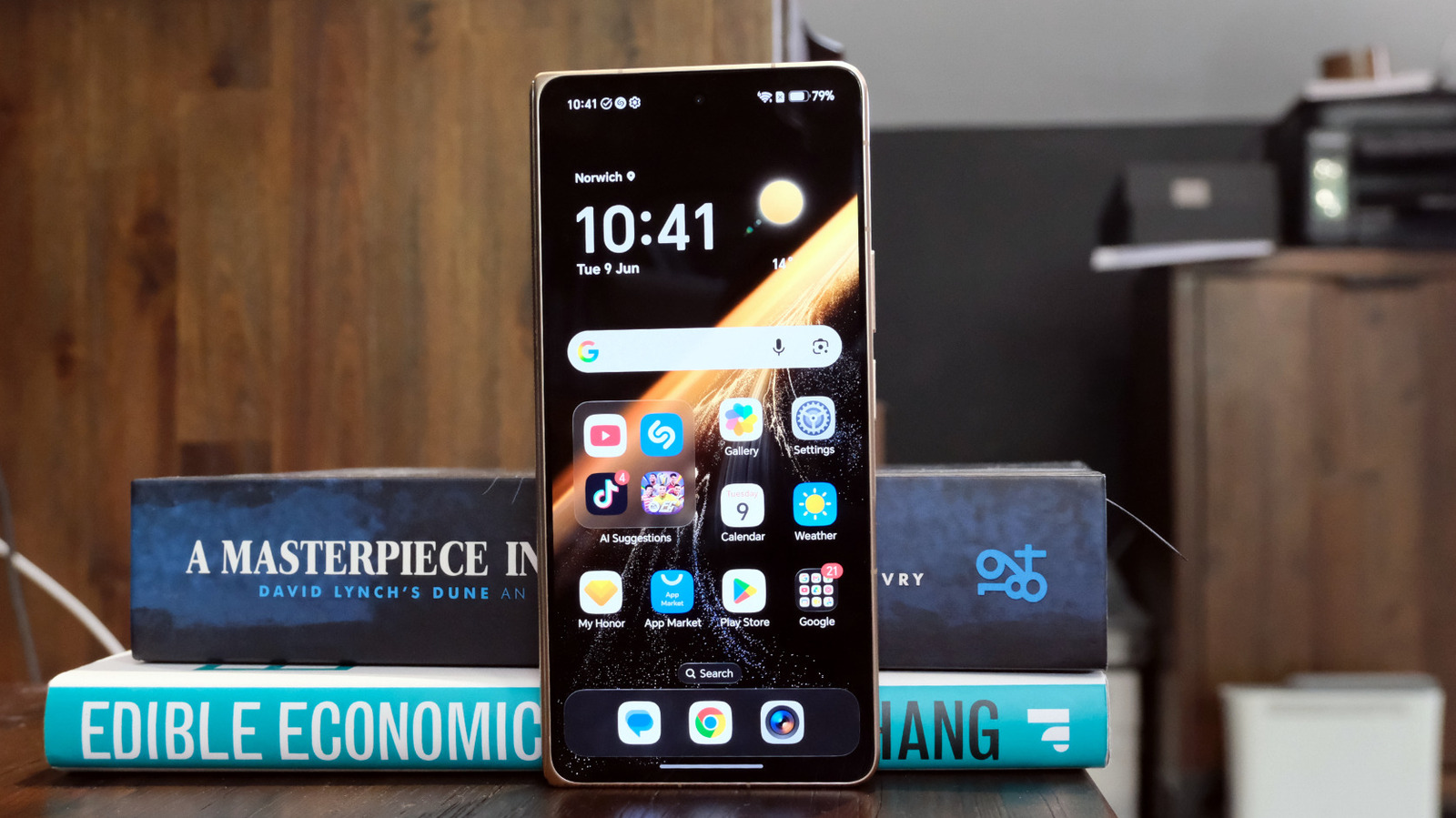 Review Honor Magic V6: Ponsel Lipat Tertipis dengan Bodi Kokoh, Tapi Software Masih Bermasalah