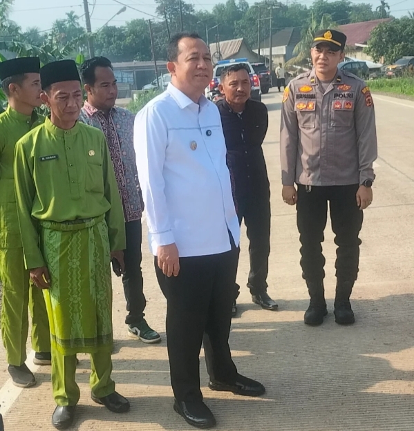 Bupati Muaro Jambi Turun Langsung Tinjau Proyek Jalan Beton Rp 16,4 Miliar di Ruas Pelabuhan Talang Duku