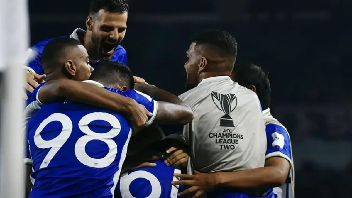 Empat Kompetisi Sekaligus Musim Depan, Persib Bandung Siapkan Skuad Lebih Besar