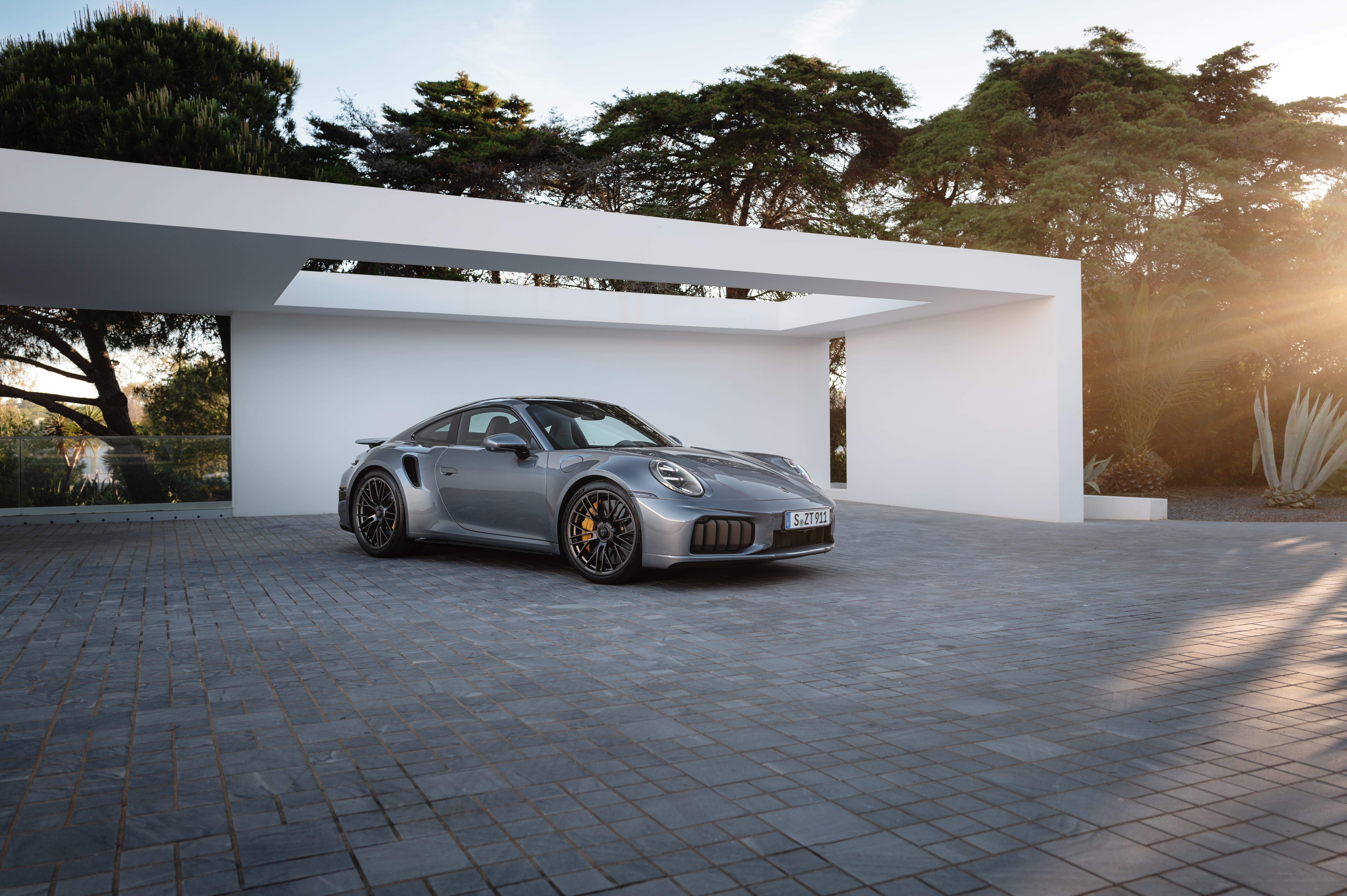 Porsche Pastikan 911 Listrik Murni Tidak Akan Diproduksi, Fokus ke Hibrida