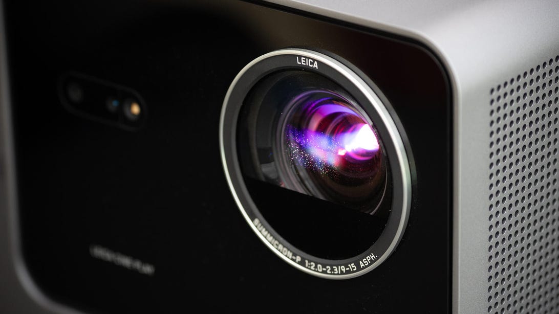 Proyektor Leica Cine Play 1 Hadir dengan Harga Selangit, Performa Biasa Saja