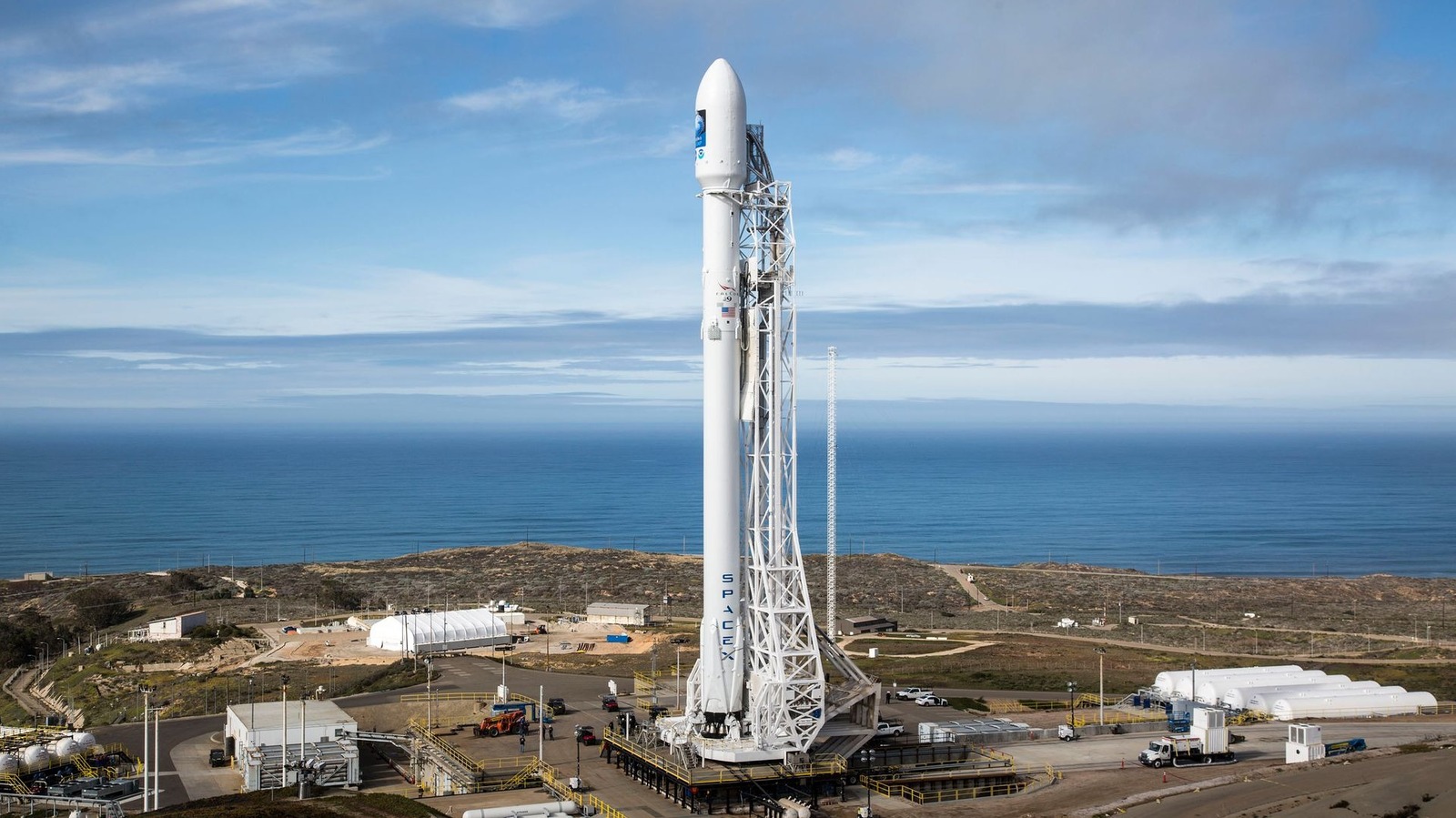 SpaceX Bersiap IPO Terbesar Sepanjang Sejarah di Tengah Kontroversi Rasis Elon Musk
