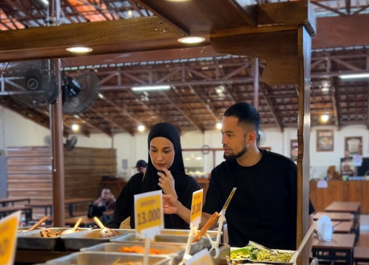 Teuku Wisnu Buka Rumah Makan Rindu Ndeso di Depok, Makan Sepuasnya Rp6.500