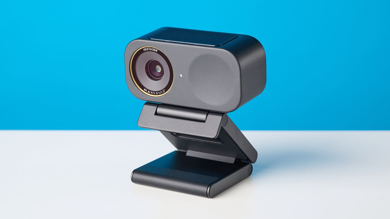 Insta360 Link 2C Pro: Webcam 4K Rp 3,2 Juta yang Bikin Webcam Bawaan Laptop Terasa Usang