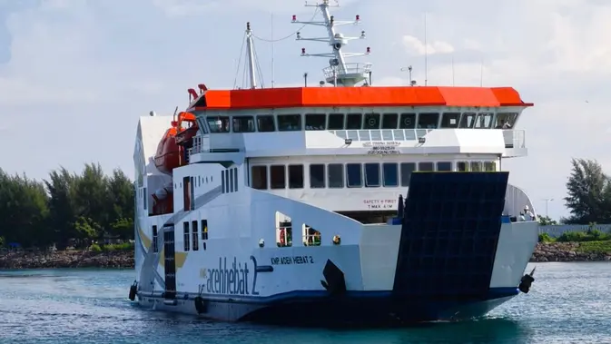Kapal Roro ASDP Terbakar di Pelabuhan Banda Aceh, 14 Taruna Luka-Luka