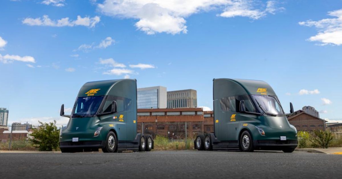 ArcBest Borong Dua Tesla Semi untuk Armada ABF Freight, Efisiensi Tembus 1,55 kWh per Mil