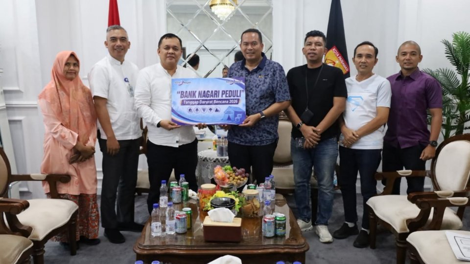 Wali Kota Pariaman Terima Bantuan Rp5 Juta dari Bank Nagari untuk Korban Kebakaran Jawi-Jawi
