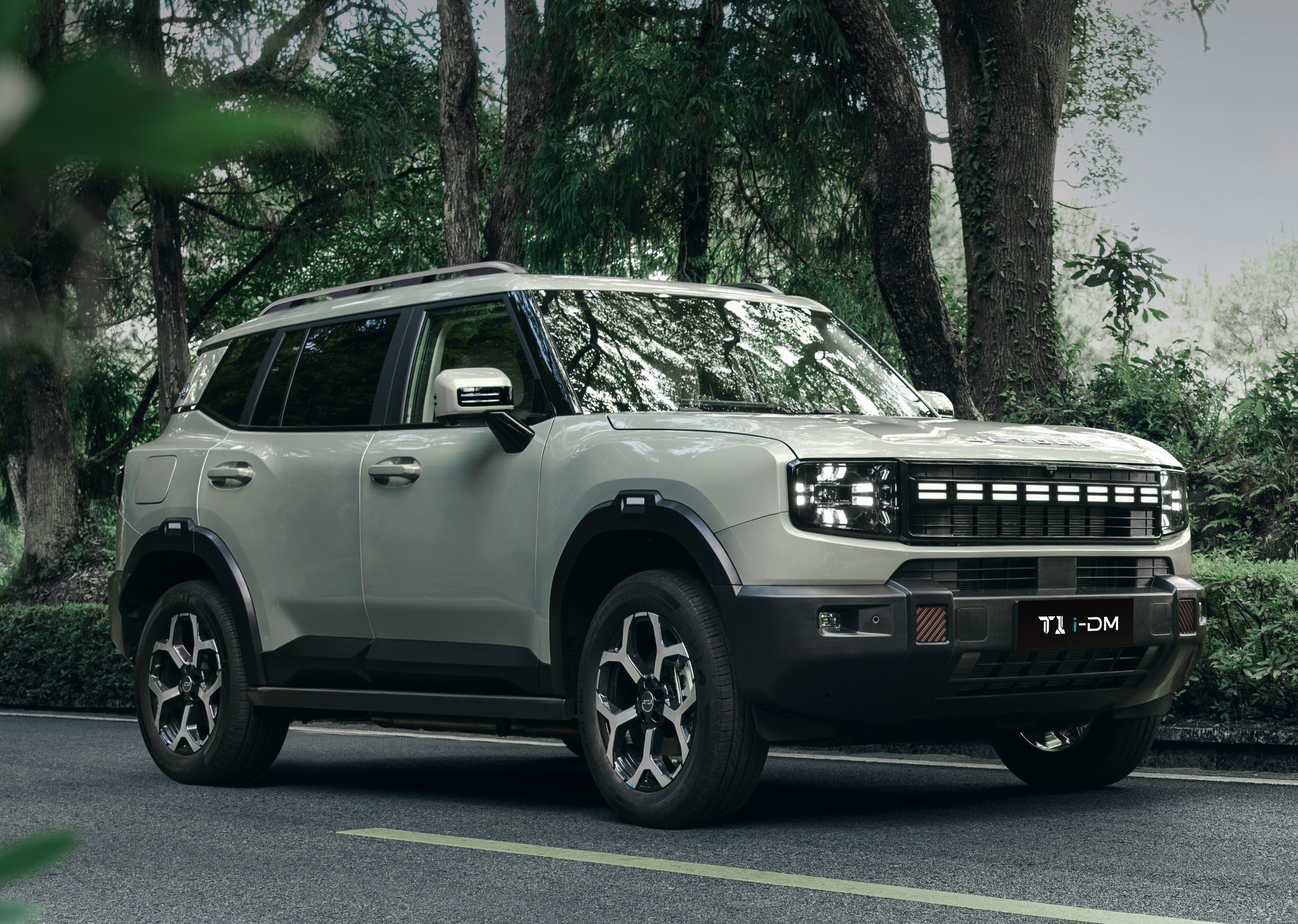 PHEV Mulai Dilirik Konsumen Indonesia, BYD hingga Toyota Ramaikan Pasar Mobil Transisi Listrik