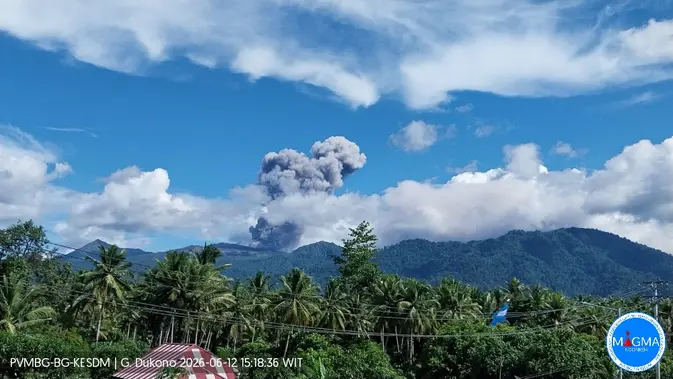 PVMBG Catat 51 Gempa Letusan Gunung Dukono, Kolom Abu Capai 1.400 Meter