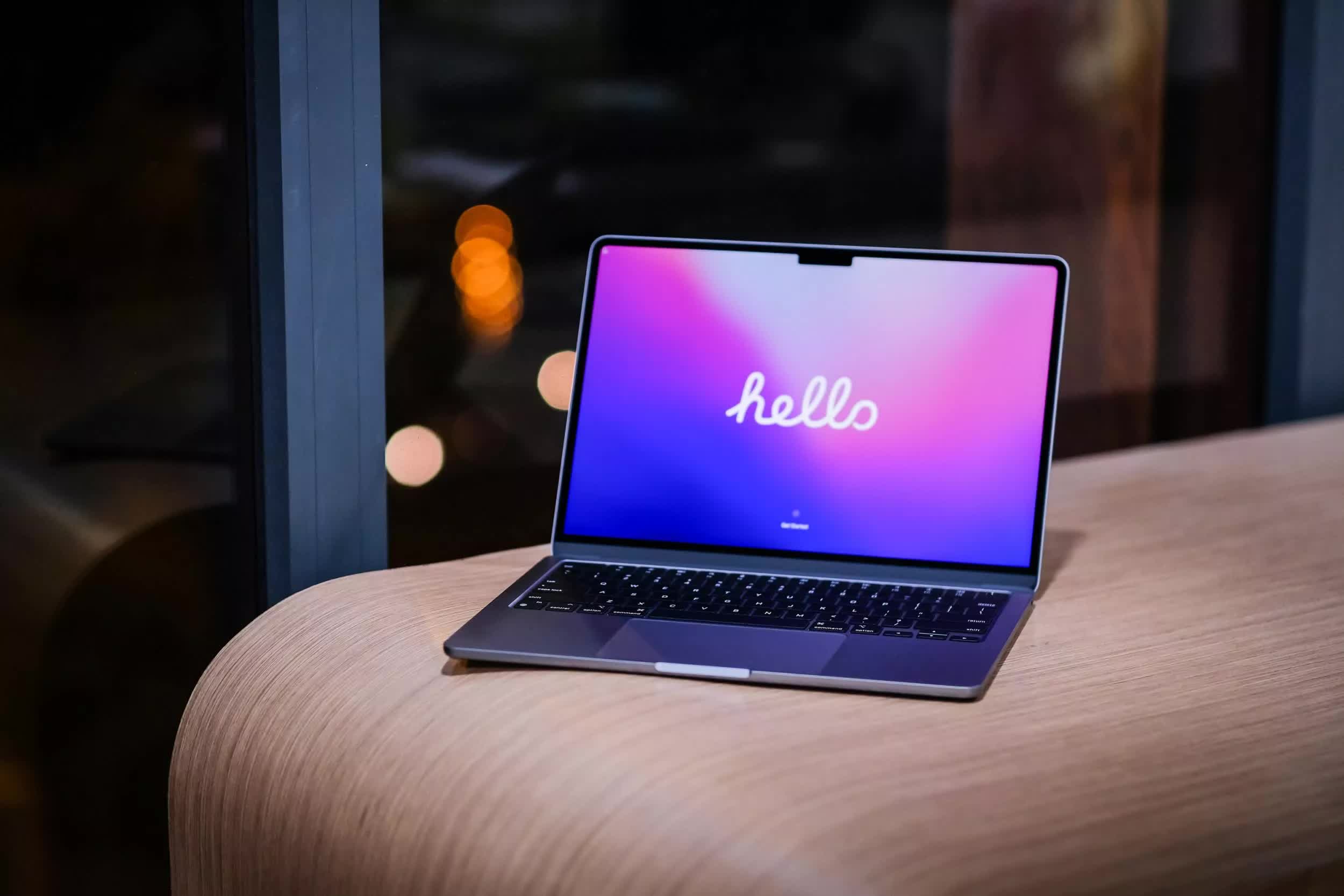 Apple Dikabarkan 100% Siapkan MacBook Pro Layar Sentuh, macOS 27 Jadi Kunci Pembalik Arah