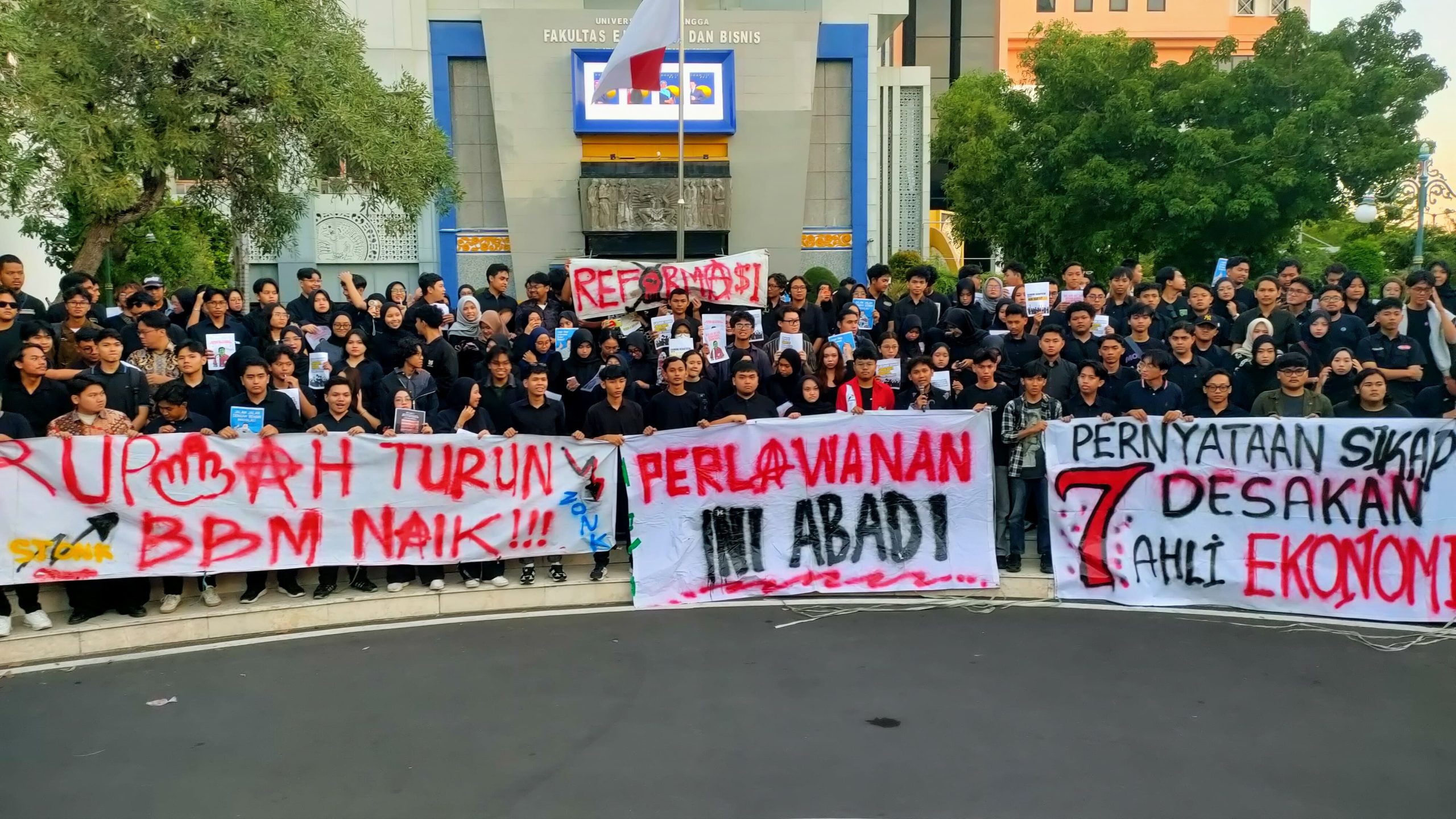 BEM FEB Unair Desak Pemerintah Evaluasi APBN dan Hentikan Kebijakan Abai Sains