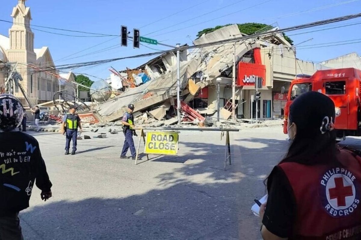 Gempa Magnitudo 7,8 di Mindanao Tewaskan 55 Orang, 38 Warga Masih Hilang