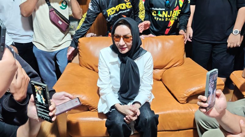 Kembali ke Kukar Setelah Satu Dekade, Rita Widyasari Ungkap Kabar Terbaru Kenny dan Kelly: Kini 20 Tahun dan Jalani Pekerjaan Freelance