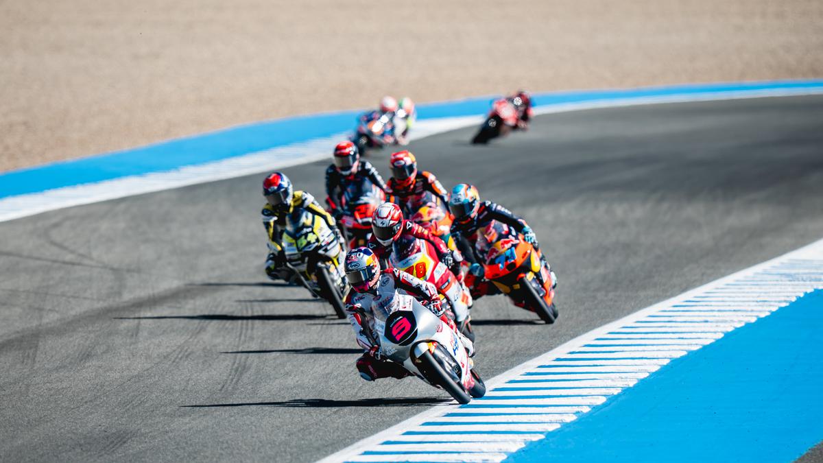 Veda Ega Pratama Tak Berani Pasang Target Podium di Moto3 Mandalika, Status Rookie Jadi Alasan