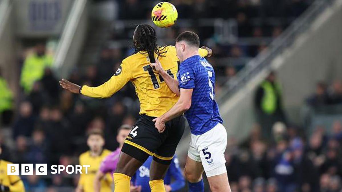 Premier League Perketat Aturan Tarik Rambut dan Grabbing di Kotak Penalti Musim Depan
